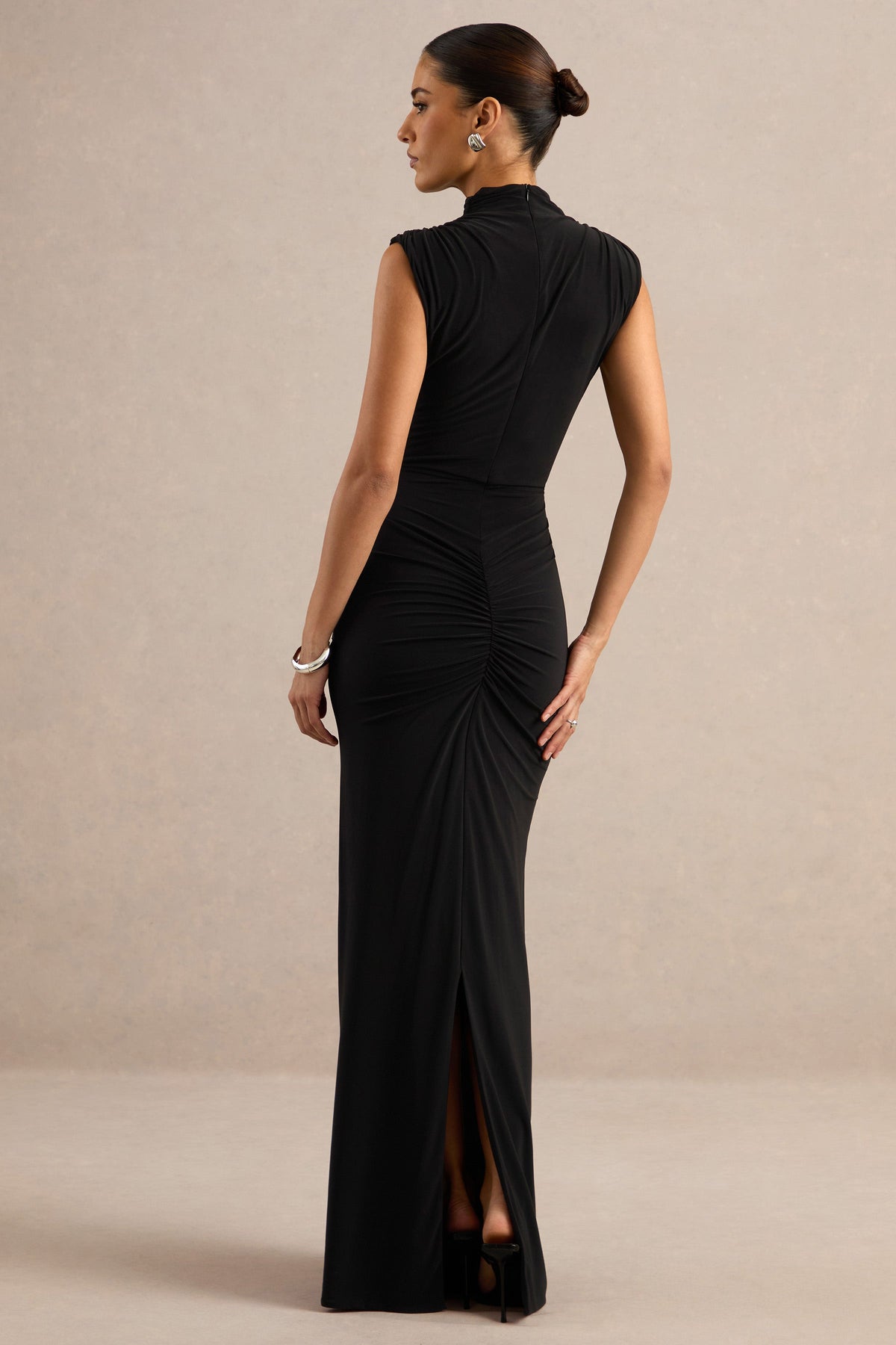 Isona Black